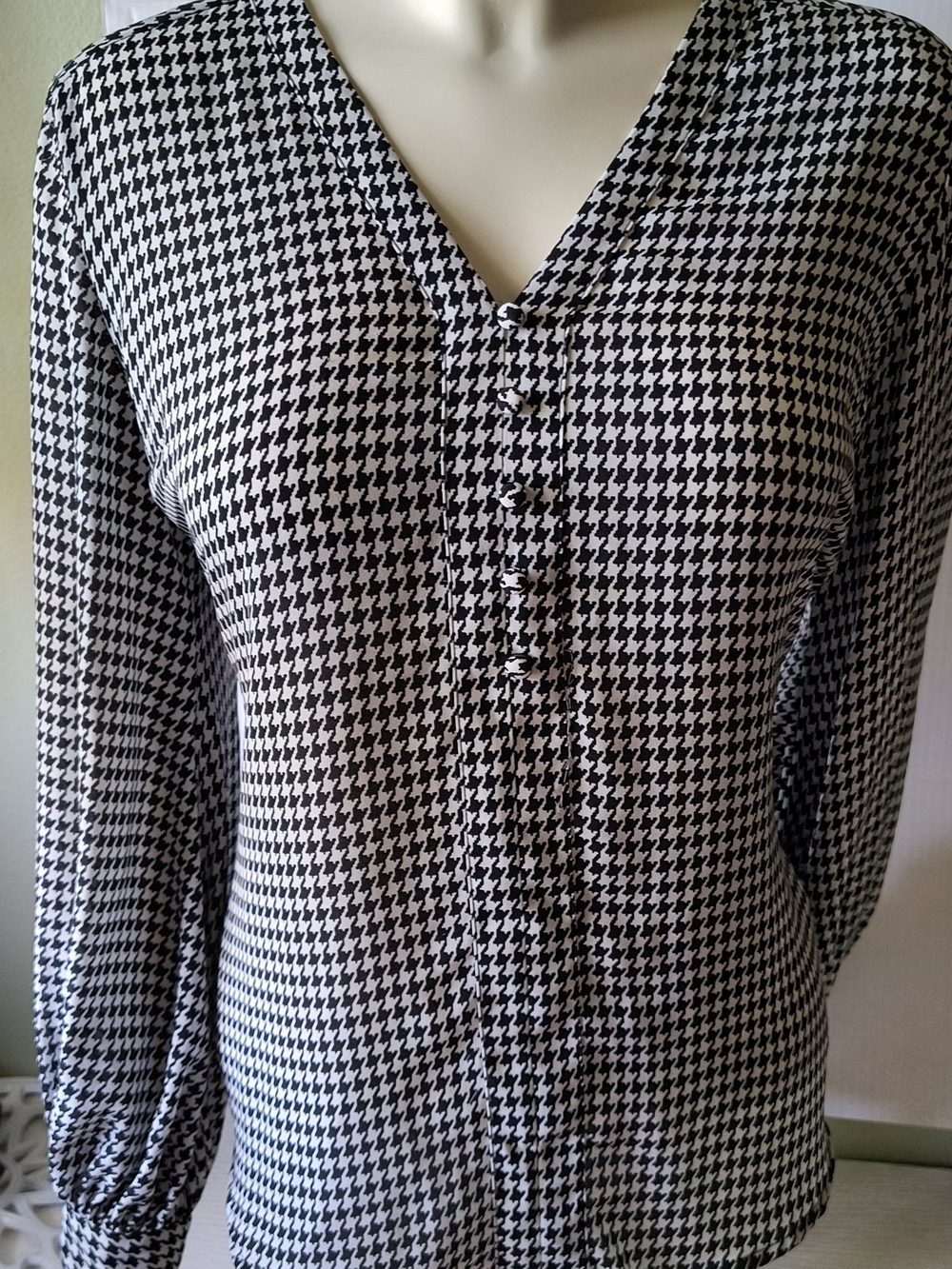 Espresso Black and White Houndstooth V-Neck Blouse with Front Buttons